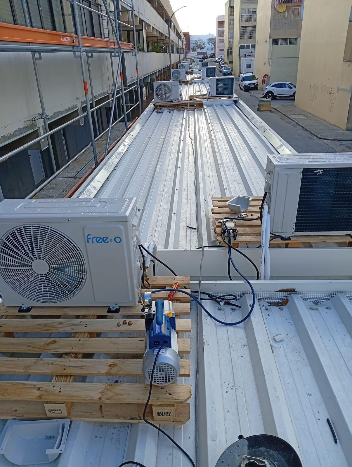 Instalação de climatização numa cobertura
